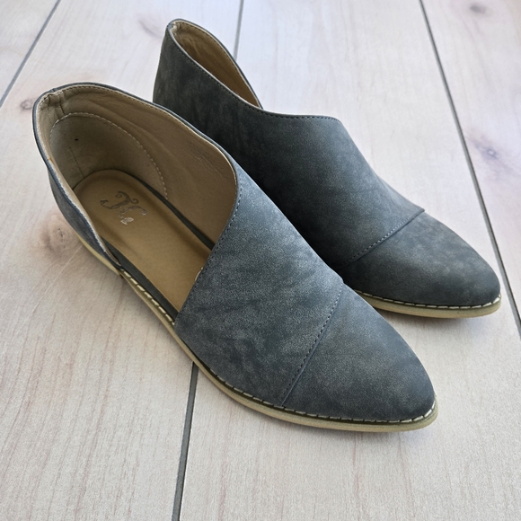 Journee Collection Quelin D'Orsay Shoe Blue Faux Leather - Picture 7 of 11